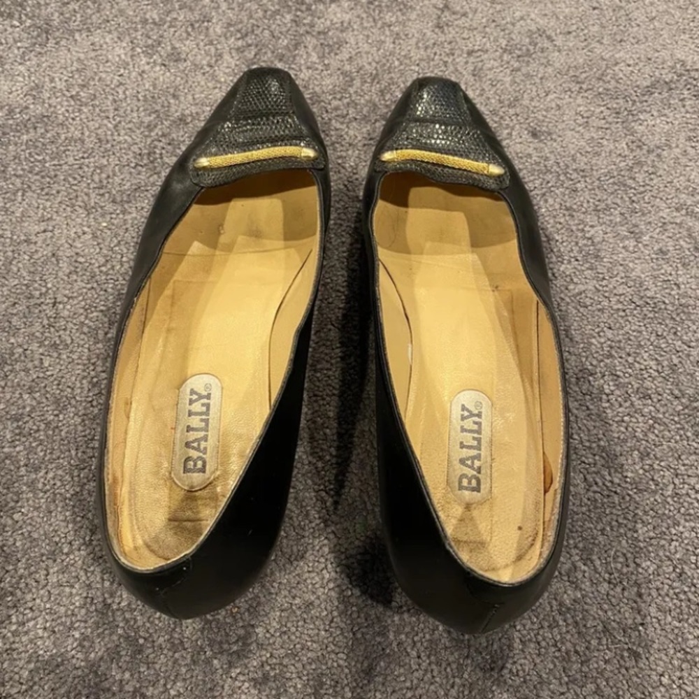 (1) Trendy Vintage Pair of Black Bally Dress Shoes W/Small Heel Women’s Size 8